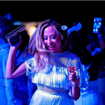 Will you be the "Best Dressed Female" at Diner en Blanc Orlando?