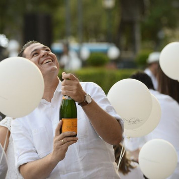 Last day to secure a seat at Diner en Blanc Jacksonville is October 14th!