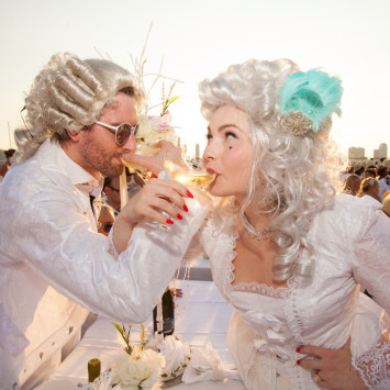 Watch the official Dîner en Blanc trailer!