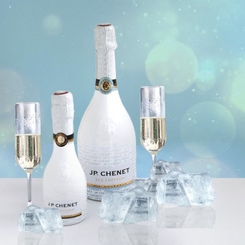  J.P. Chenet partners with Dîner en Blanc Canada - Order yours on the e-store