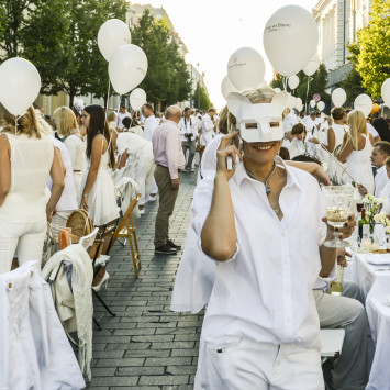 Prasidėjo registracija į elegantišką pikniką „Diner en Blanc“ Vilniuje