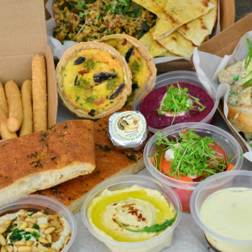 Deliciously abundant and ultra convenient - DeB Sydney Gourmet Hampers for 2 from $ 88.00
